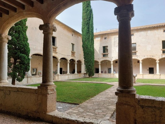 Fig. 8. Detall del claustre del convent de Sant Domingo, Inca, segle XVIII. © C. Bauçà de Mirabò