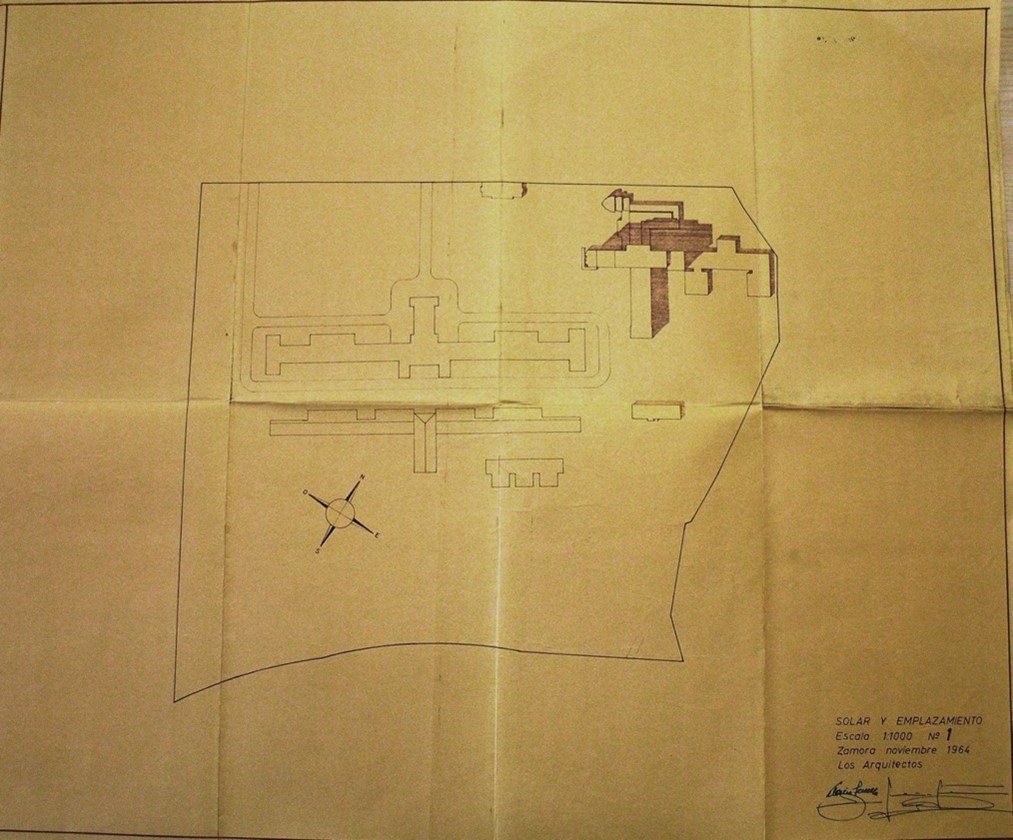 Fig. 1. Planos de solar y emplazamiento del nuevo hospital respecto del viejo primitivo edificio