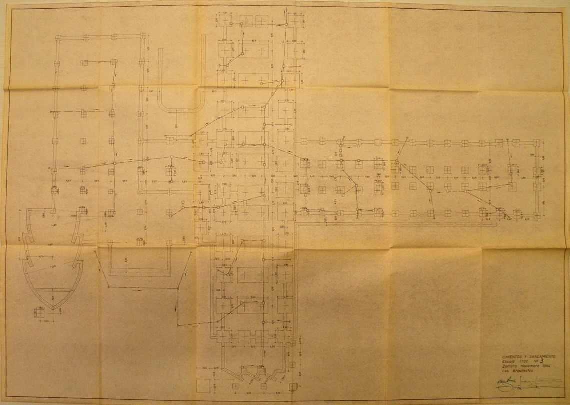 Fig. 3 Plano de cimientos y saneamientos