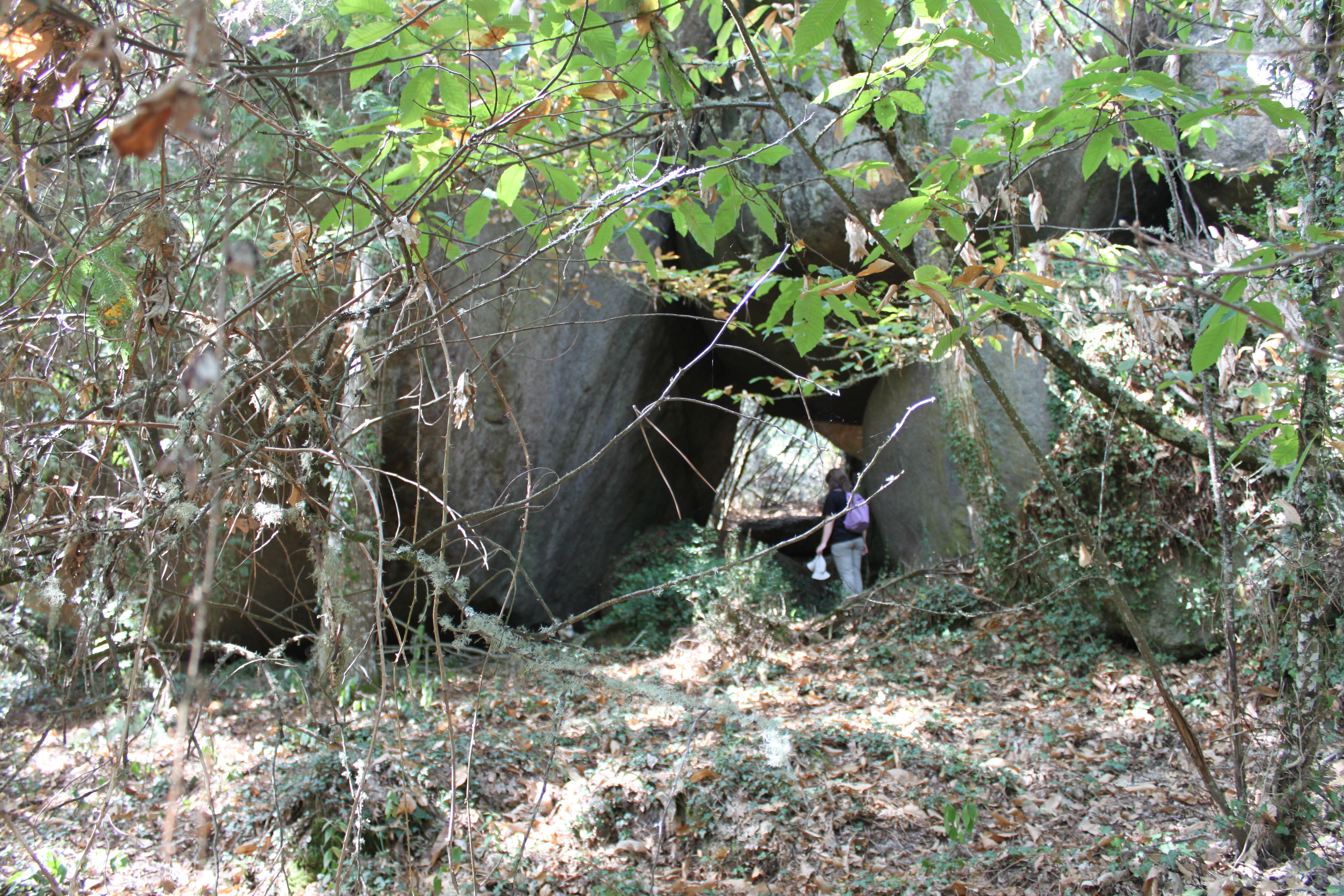 cueva en el castro de Santa Lucía